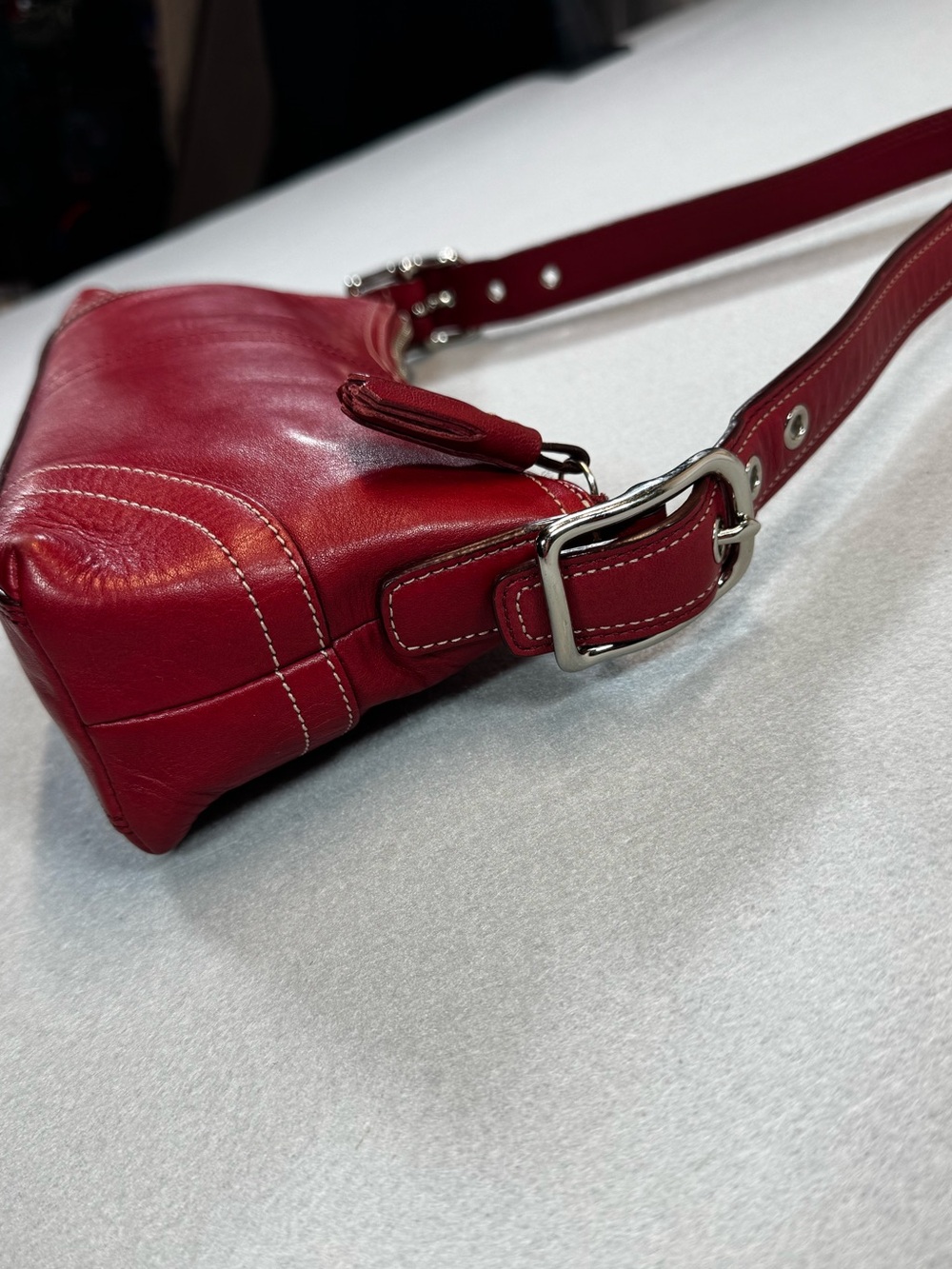 Coach Vintage East - West Baguette Style Bag In Red Leather. - Picture 6 of 11